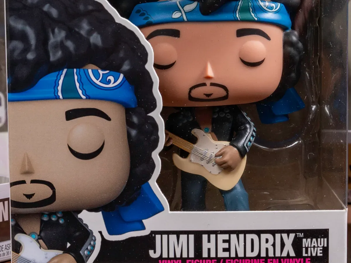 Verzameling Funko Pop-figuren op een plank
